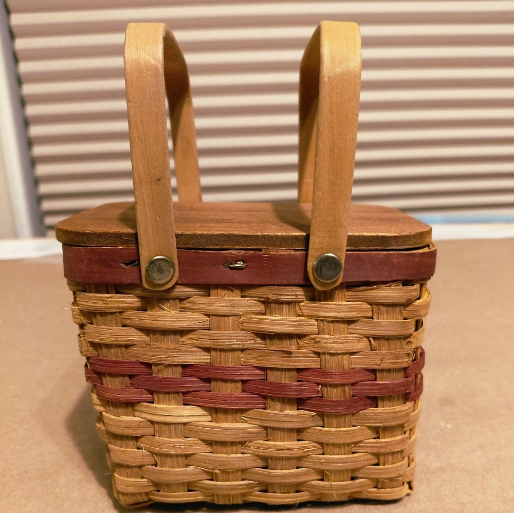 Basket Auntie Em's Boyds Collection Picnic w/lid Perfect Condition and Patina